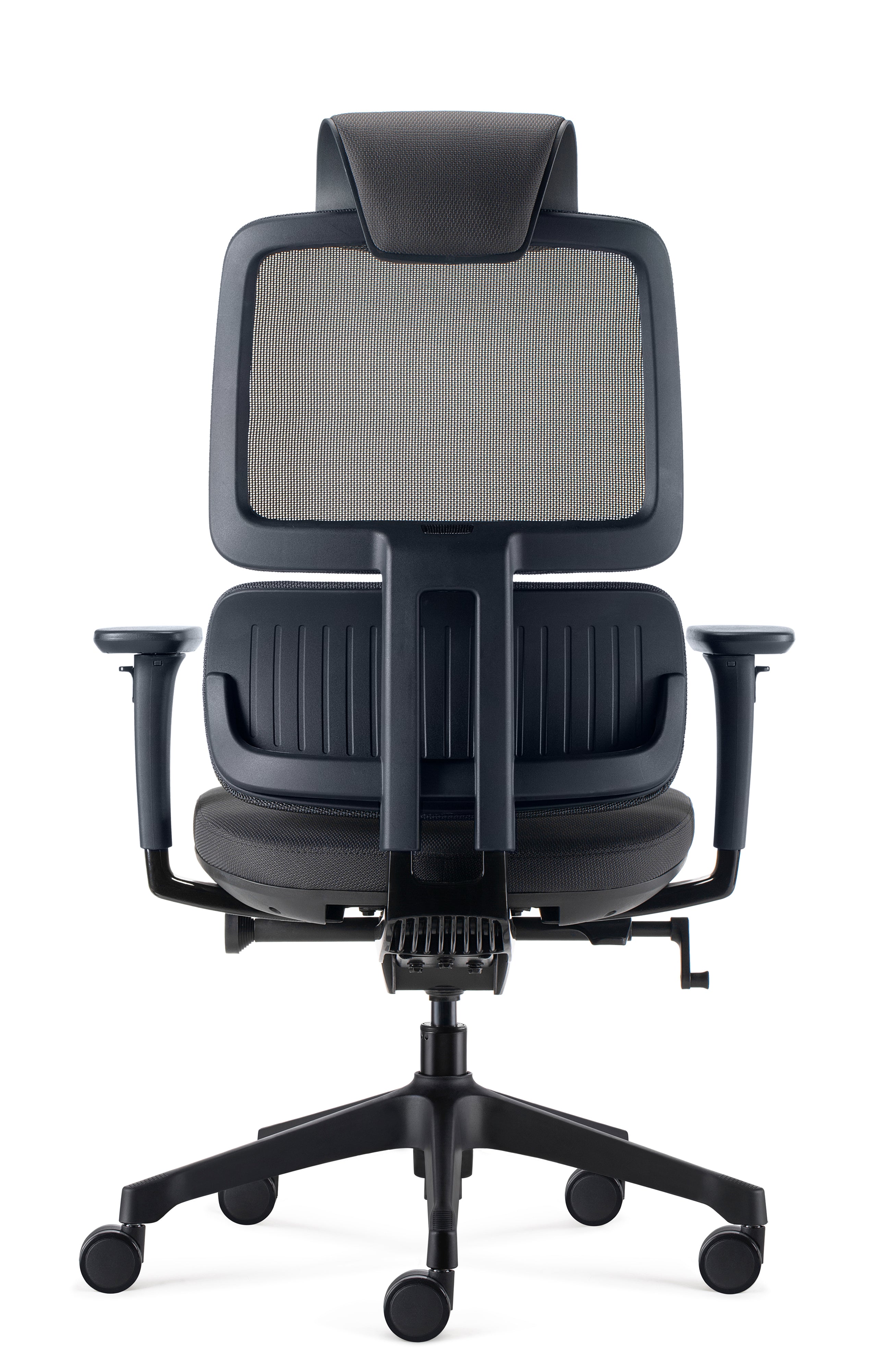 Le Fauteuil Attitudes Bureaux URSA 24H/24 est un siège de bureau ergonomique noir avec dossier en maille, accoudoirs réglables, assise rembourrée, appui-tête et cinq roulettes, présenté de dos sur fond blanc.