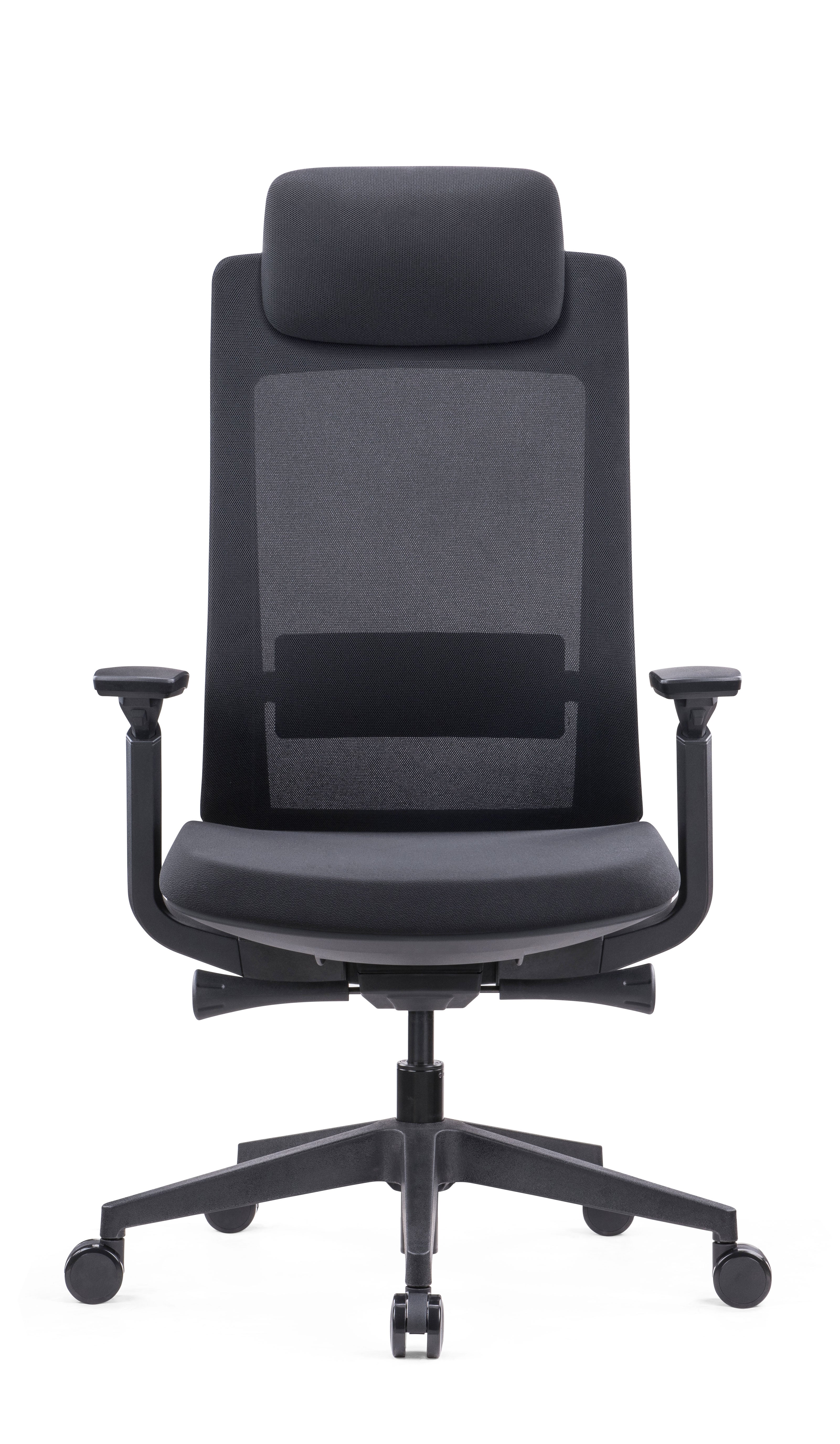 Le Fauteuil Céphée d'Attitudes Bureaux est un siège de bureau ergonomique moderne de couleur noire avec accoudoirs réglables, support lombaire, dossier en maille, assise rembourrée, appui-tête et piétement à cinq roues, photographié sur fond blanc.