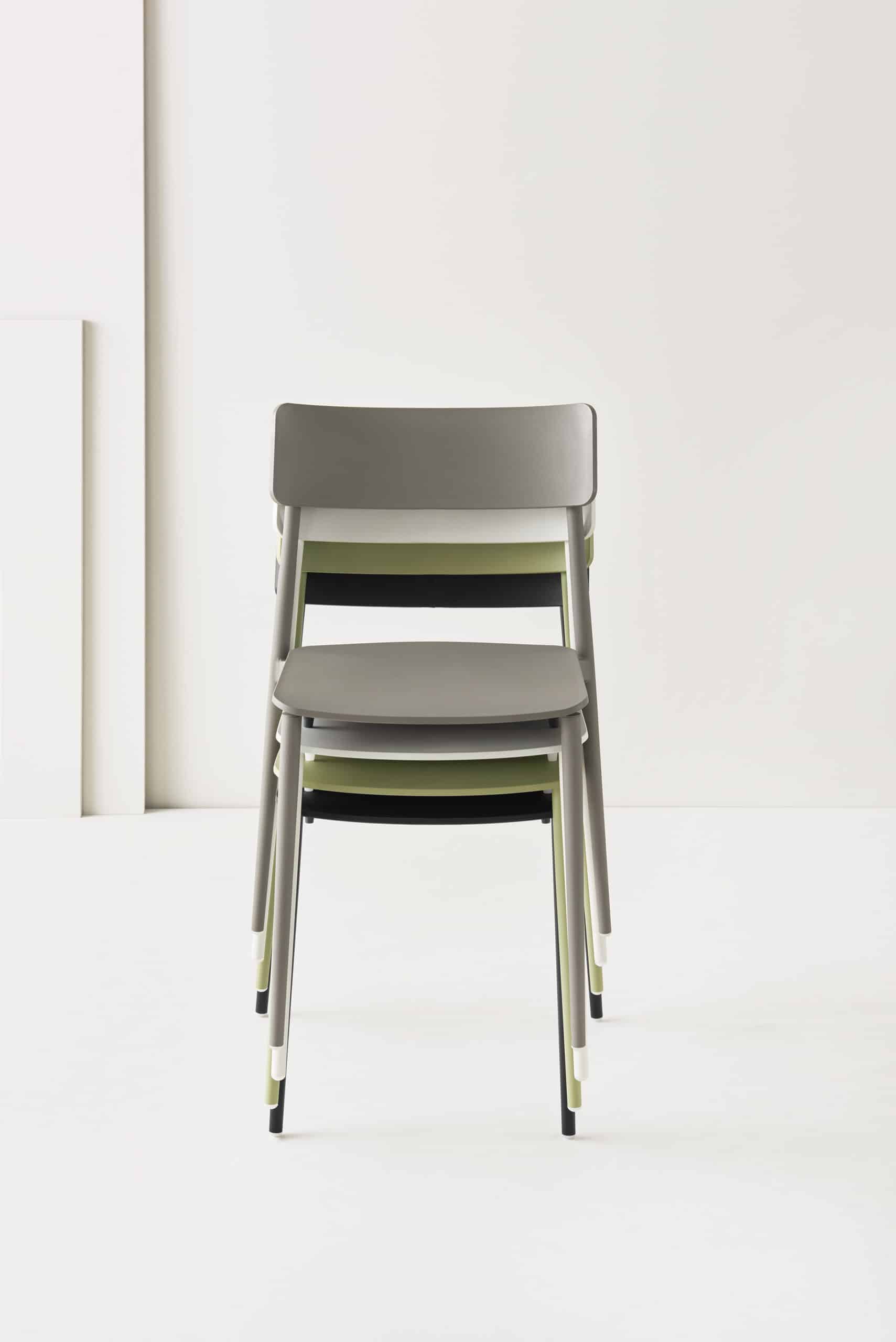 Chaise Plastique Cult